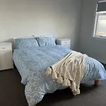 Cosy Three Bedrooms Home In North Auckland