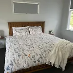Cosy Three Bedrooms Home In North Auckland